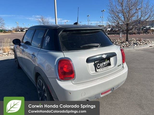 Used 2017 MINI Cooper 4-Door Hardtop image 4