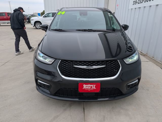 Used 2024 Chrysler Pacifica Touring-L image 31