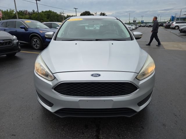 Used 2016 Ford Focus SE FWD image 2