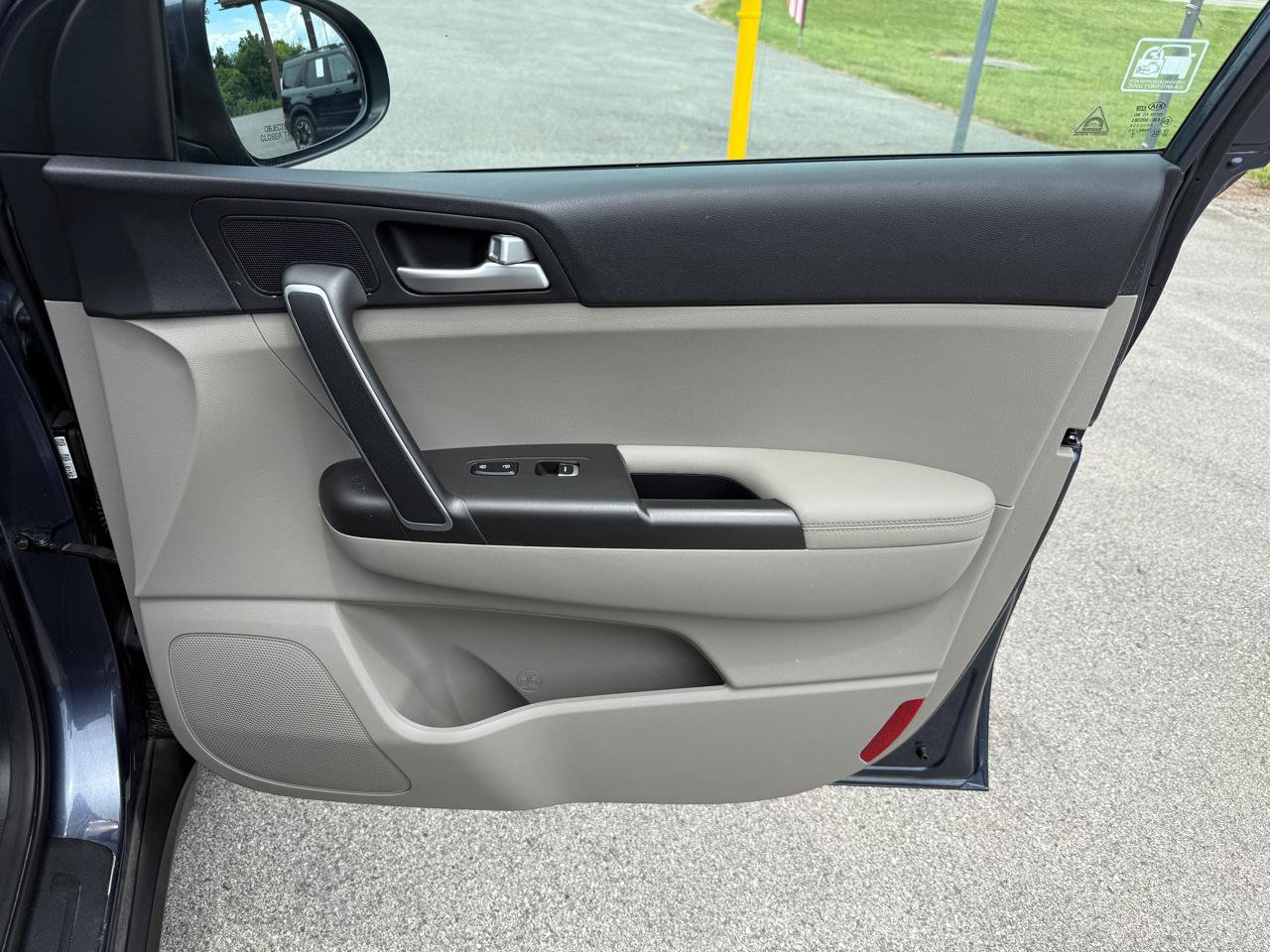 Used 2020 Kia Sportage LX FWD image 29