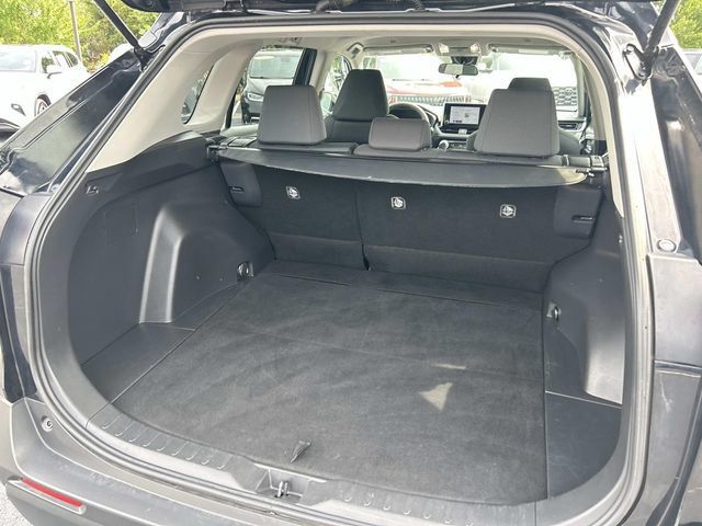 Used 2025 Toyota RAV4 XLE AWD/4WD image 12