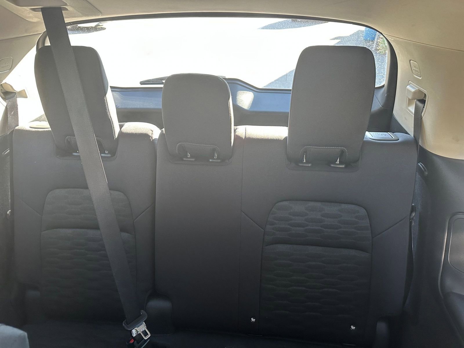 Used 2025 Nissan Pathfinder SV image 31