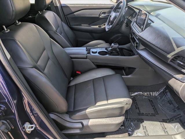 Used 2025 Nissan Rogue SV w/ SV Premium Package image 20