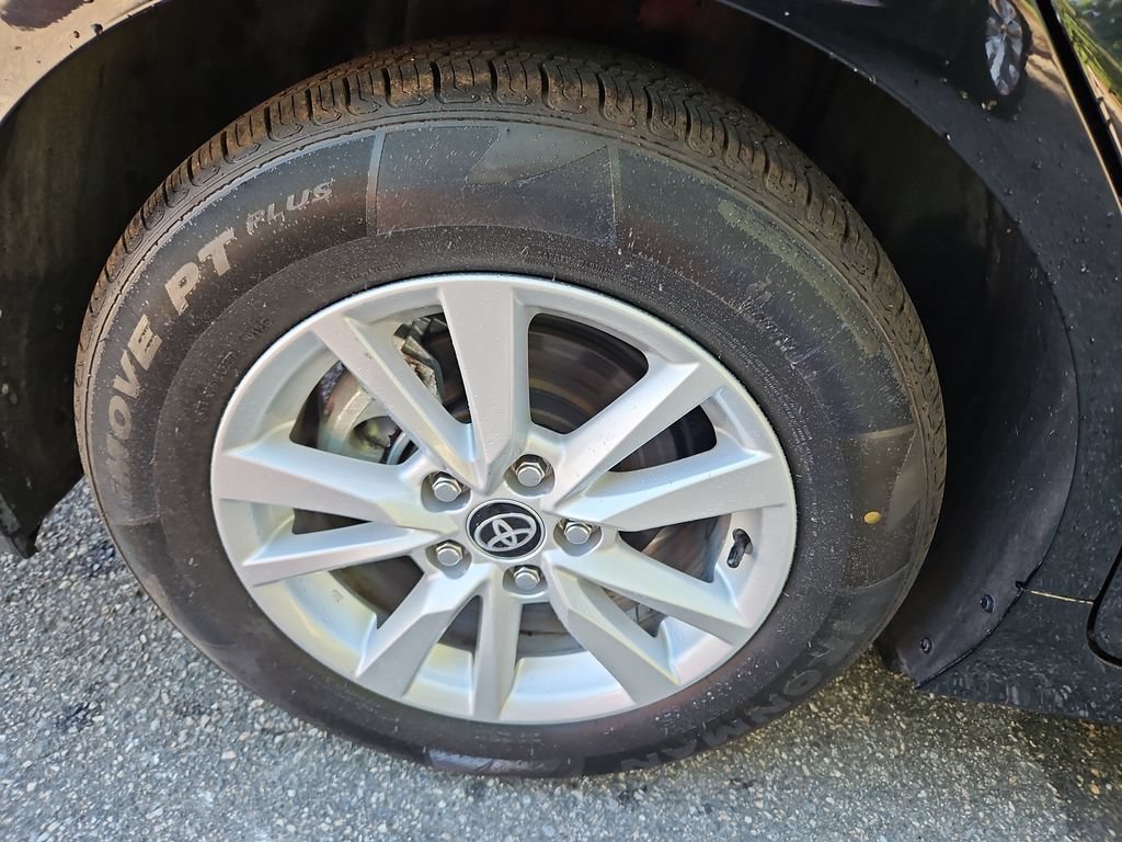 Used 2025 Toyota Camry LE FWD image 32