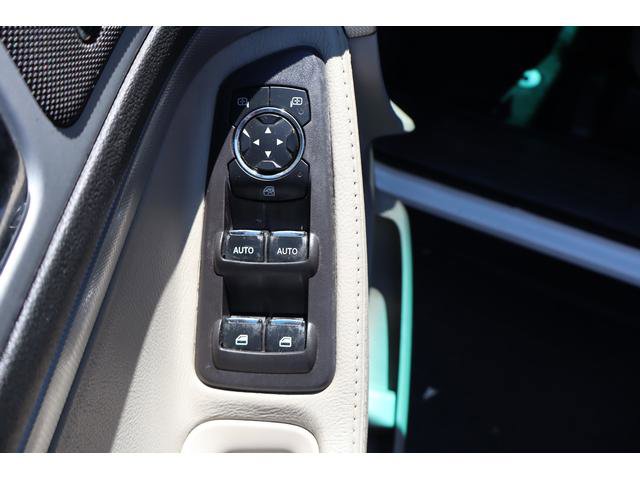 Used 2013 Ford Explorer XLT image 10