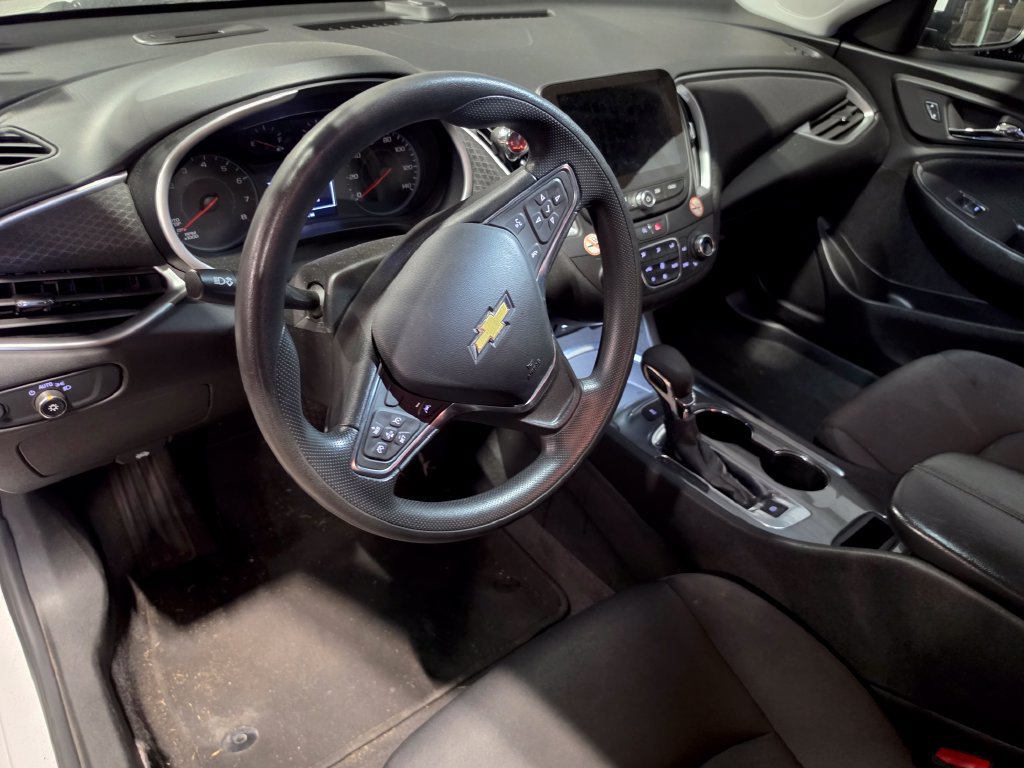 Used 2024 Chevrolet Malibu LT FWD image 4