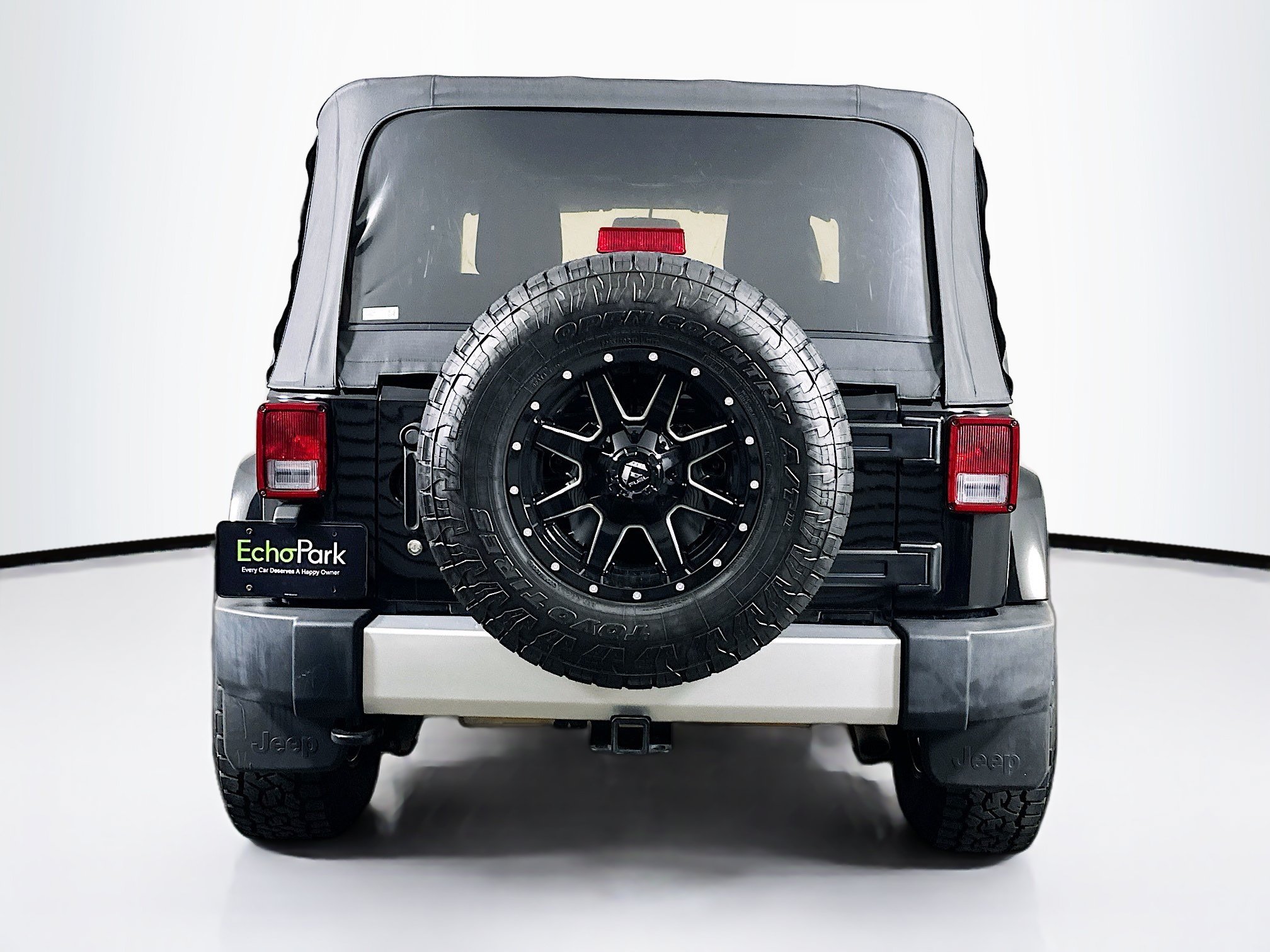 Used 2014 Jeep Wrangler Sahara w/ Connectivity Group AWD/4WD image 7