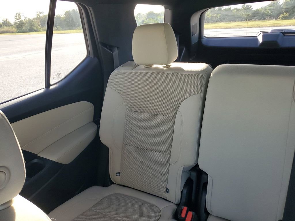 Used 2023 Chevrolet Traverse LS image 12