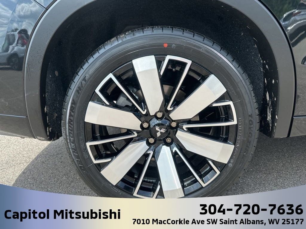 New 2025 Mitsubishi Outlander SEL image 11