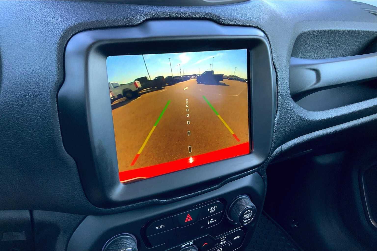 Used 2023 Jeep Renegade Latitude w/ Premium Group image 26