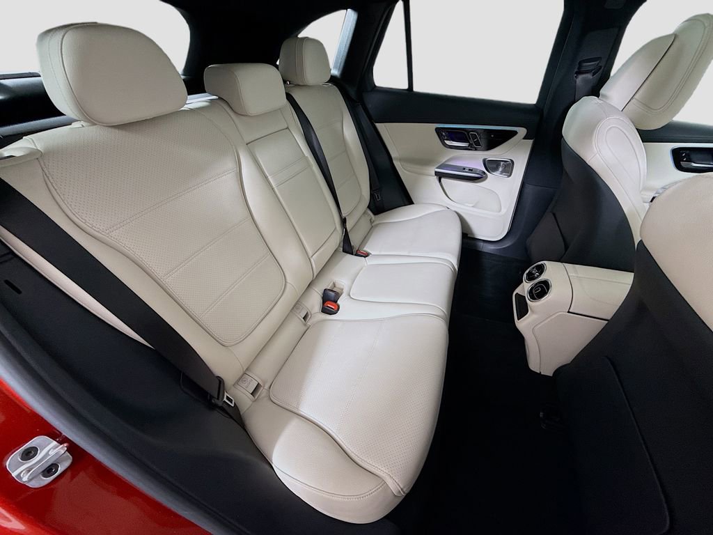 Used 2023 Mercedes-Benz GLC 300 4MATIC image 28