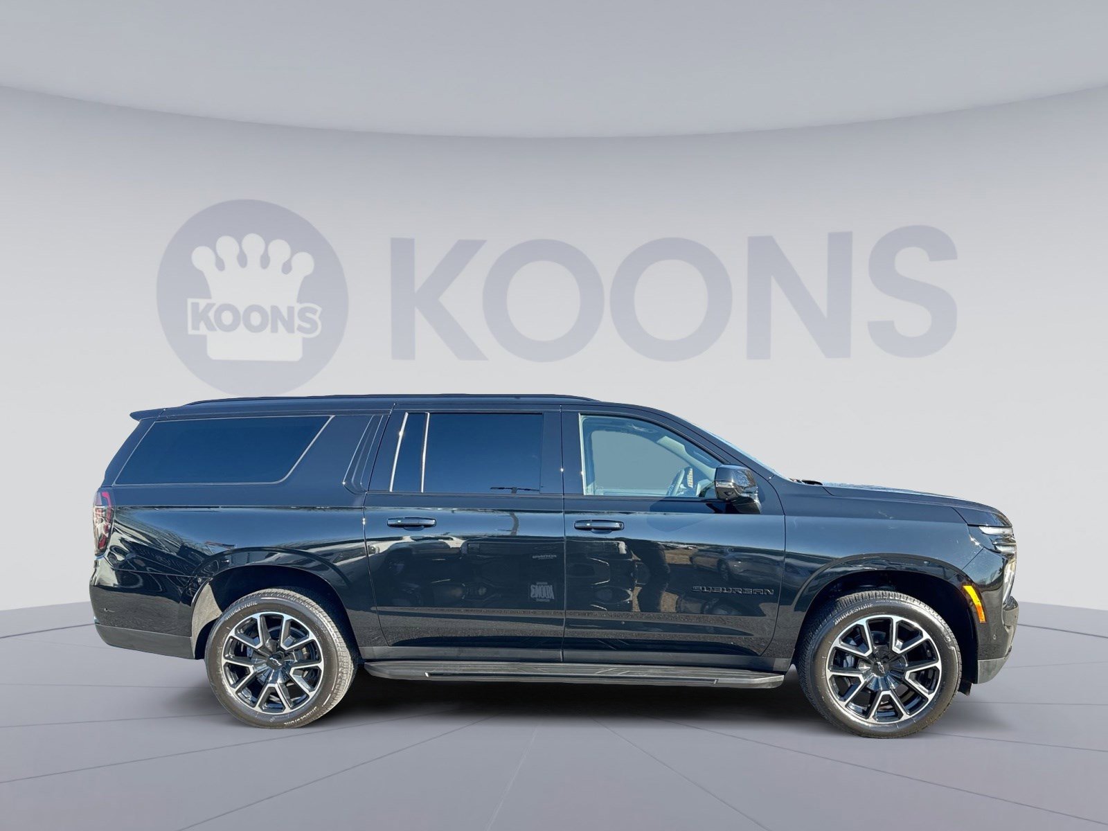 Used 2025 Chevrolet Suburban RST w/ RST Capability Package image 8