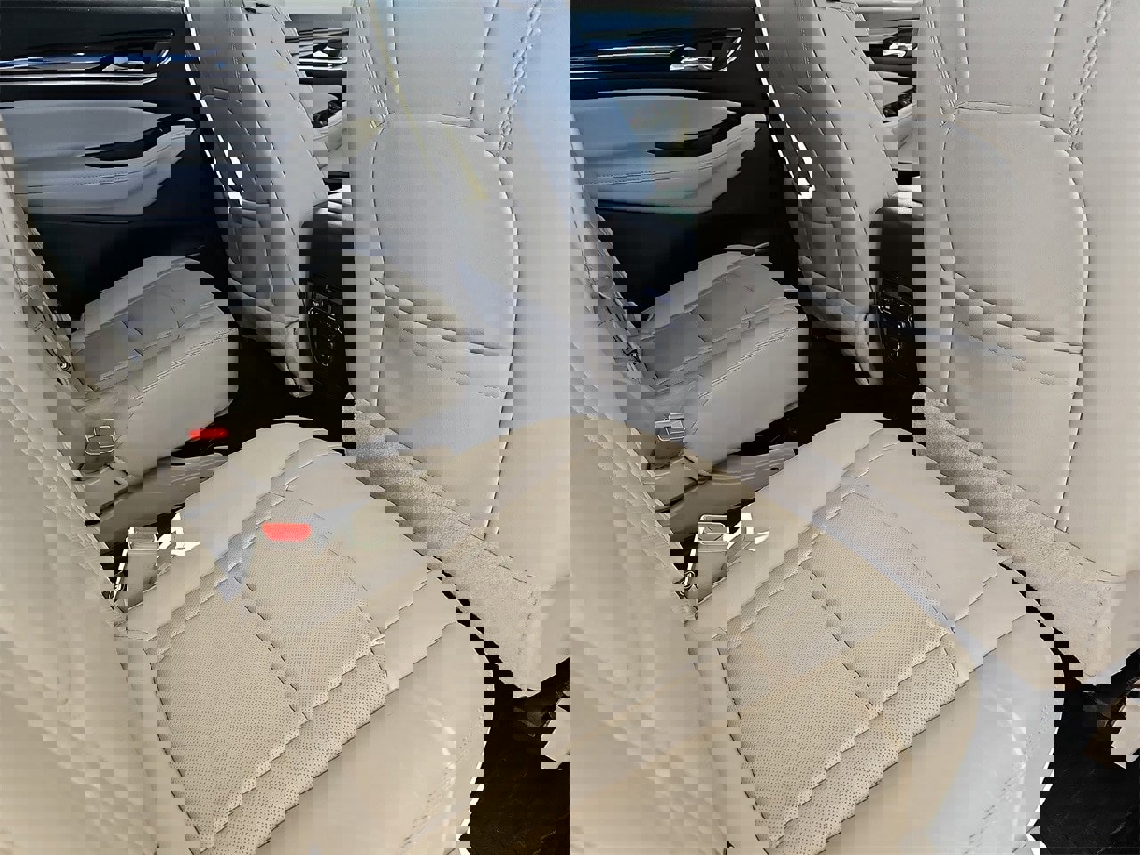 Used 2019 Buick Enclave Essence image 11