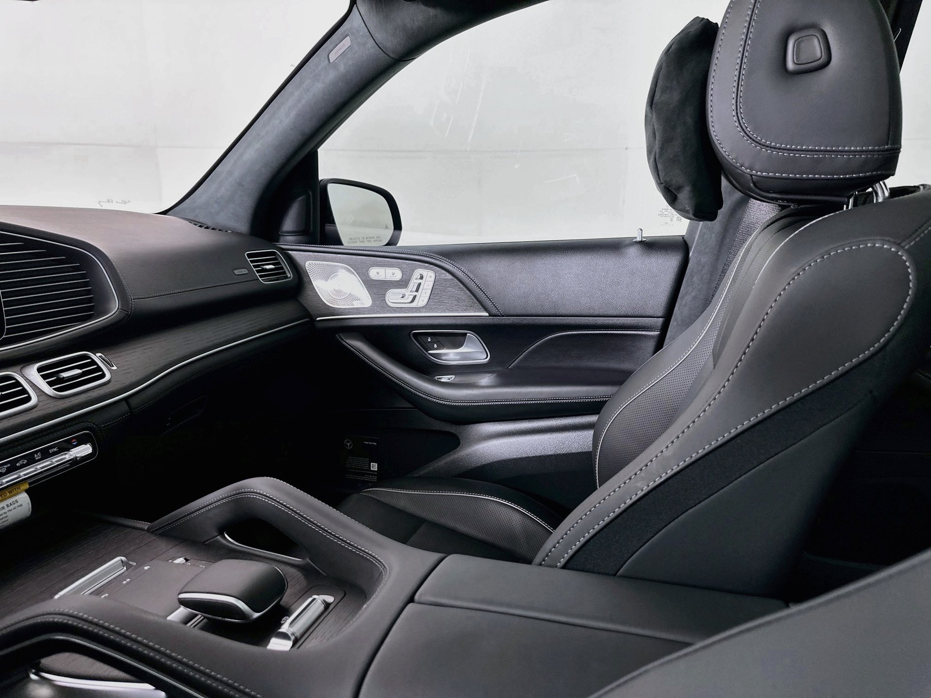 New 2026 Mercedes-Benz GLS 580 4MATIC image 26