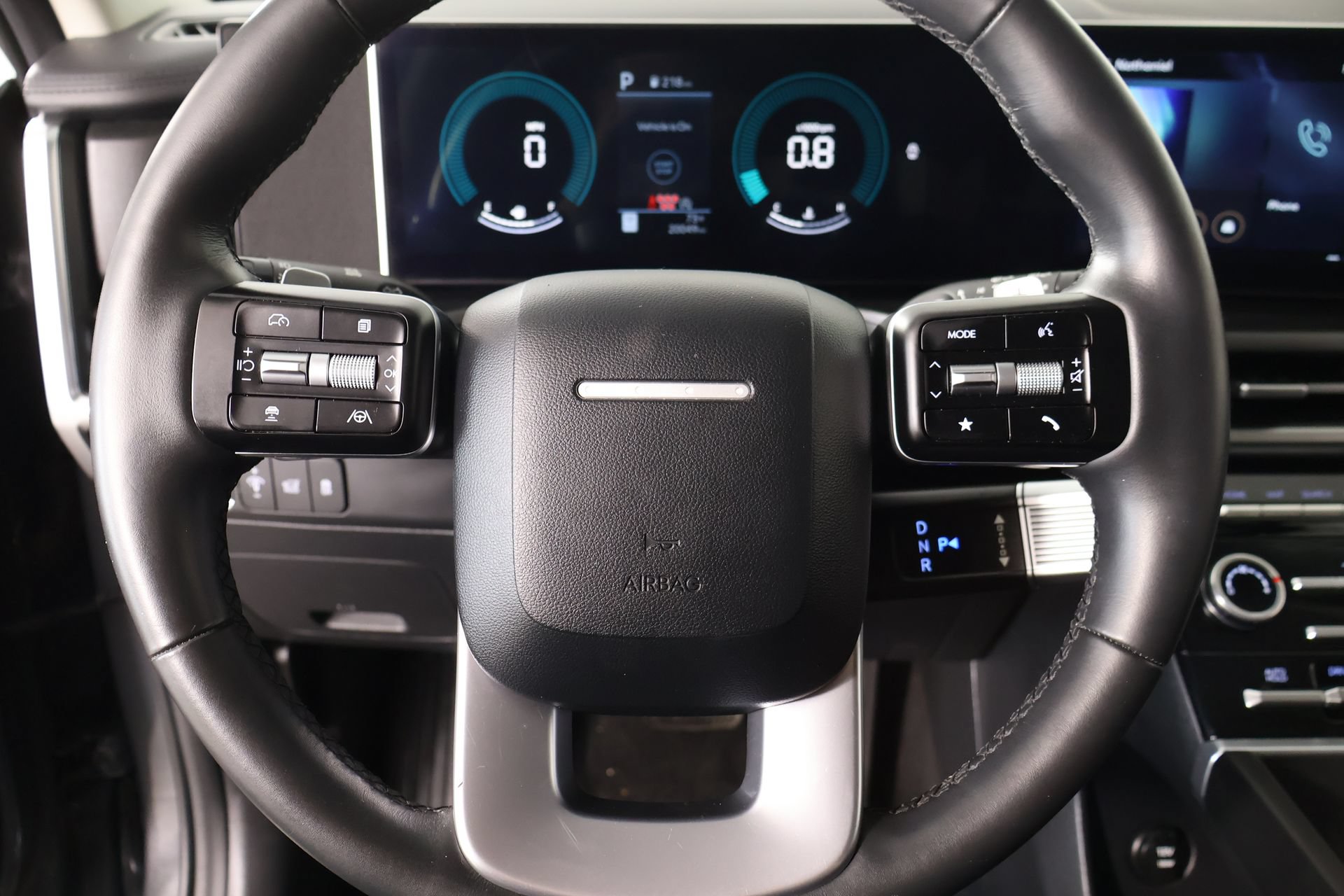 Used 2025 Hyundai Santa Fe SE FWD image 3
