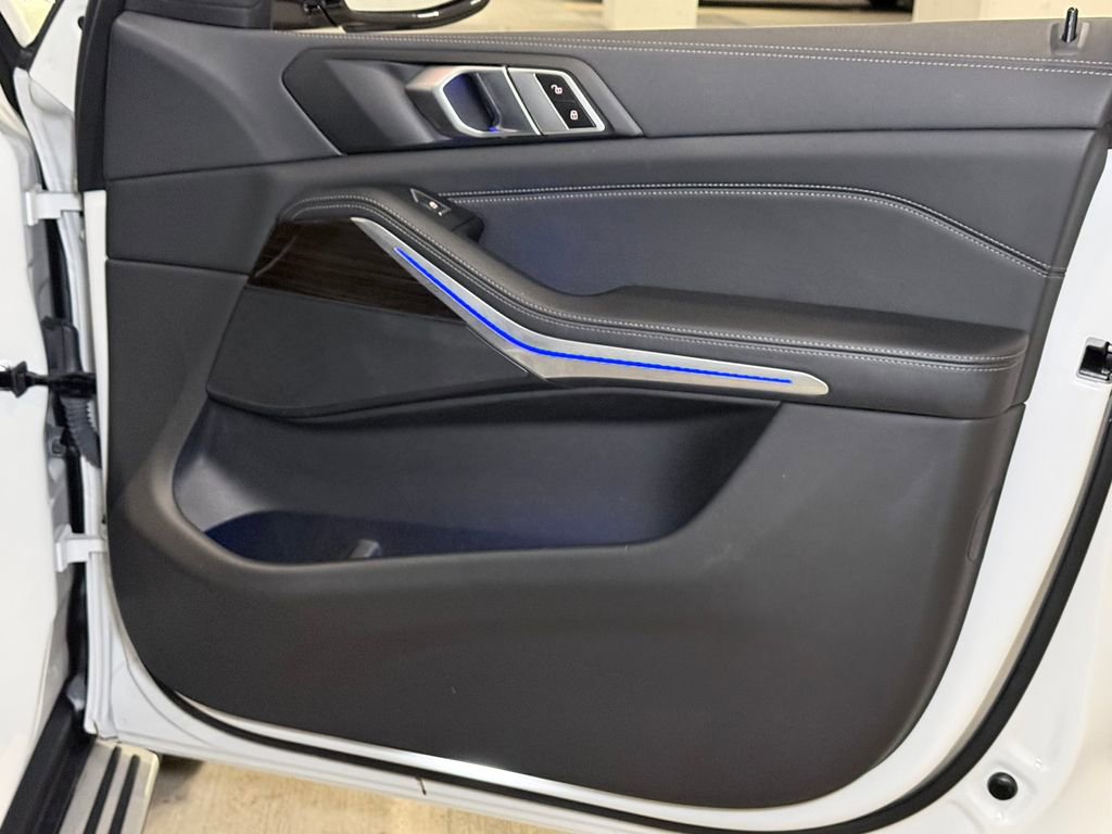 Used 2023 BMW X5 xDrive40i w/ Premium Package image 13