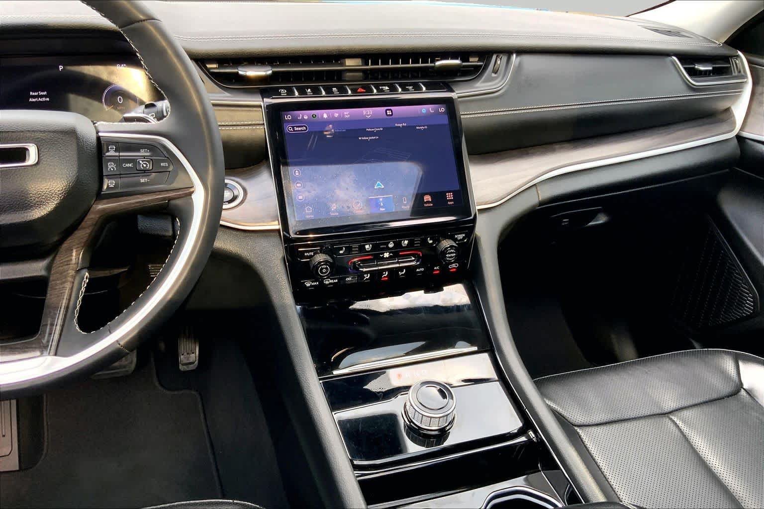 Used 2023 Jeep Grand Cherokee Limited w/ Luxury Tech Group II RWD image 7