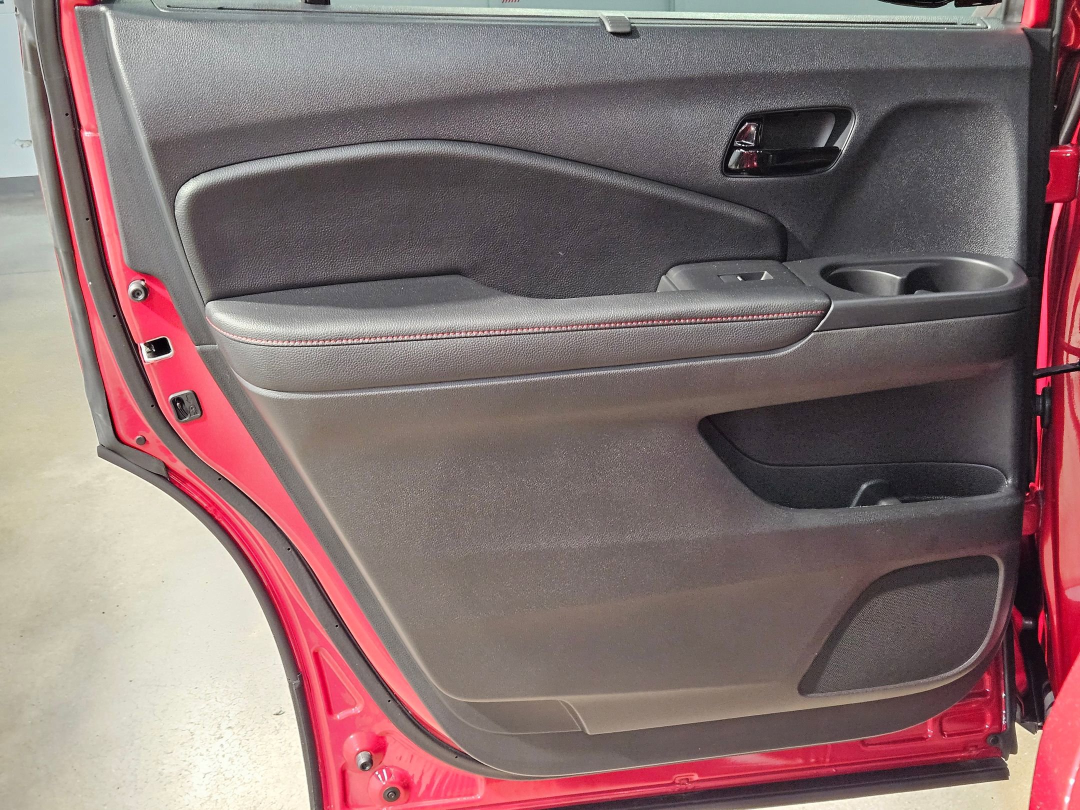 Used 2025 Honda Passport Black Edition image 33