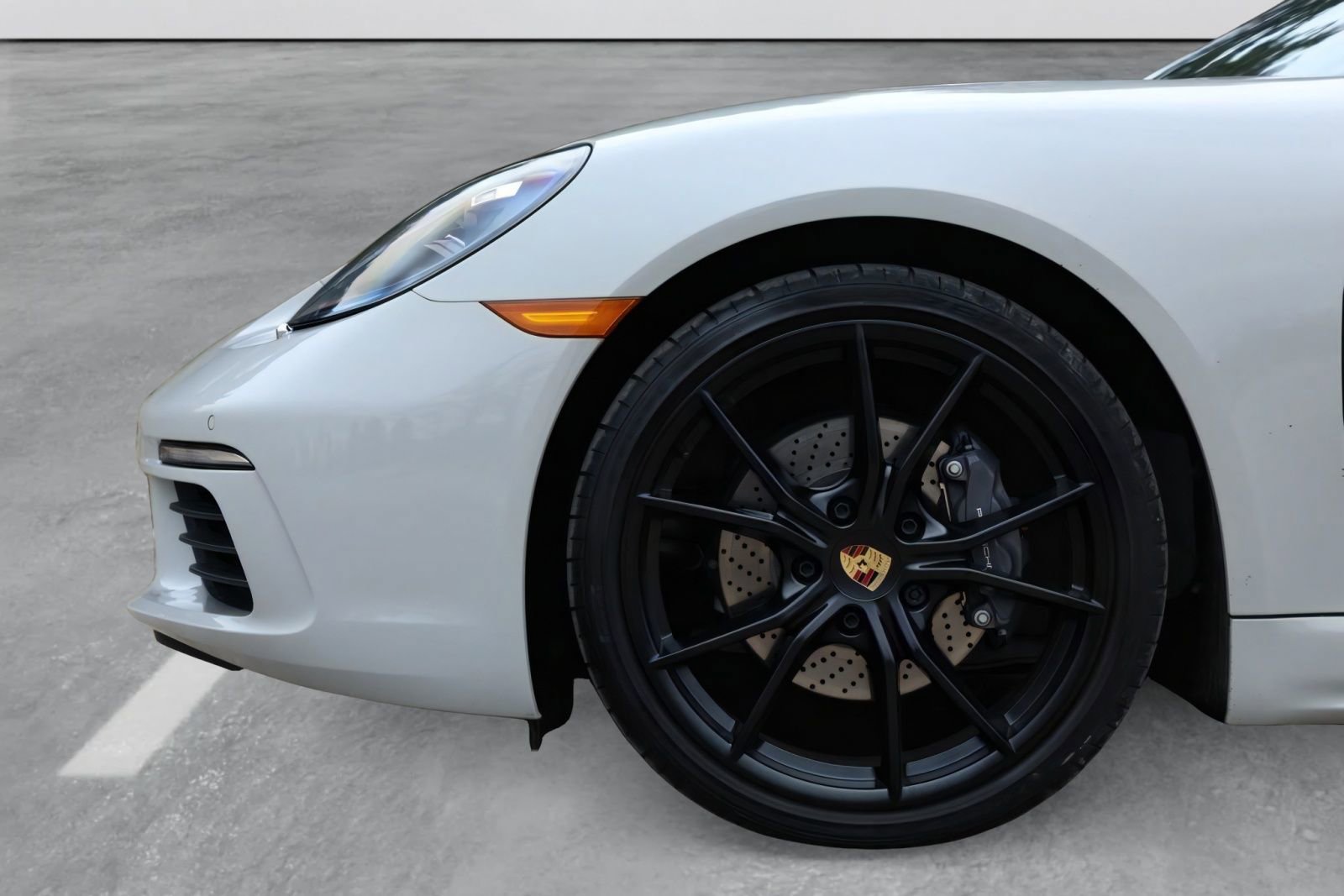 Used 2025 Porsche 718 Cayman RWD image 8