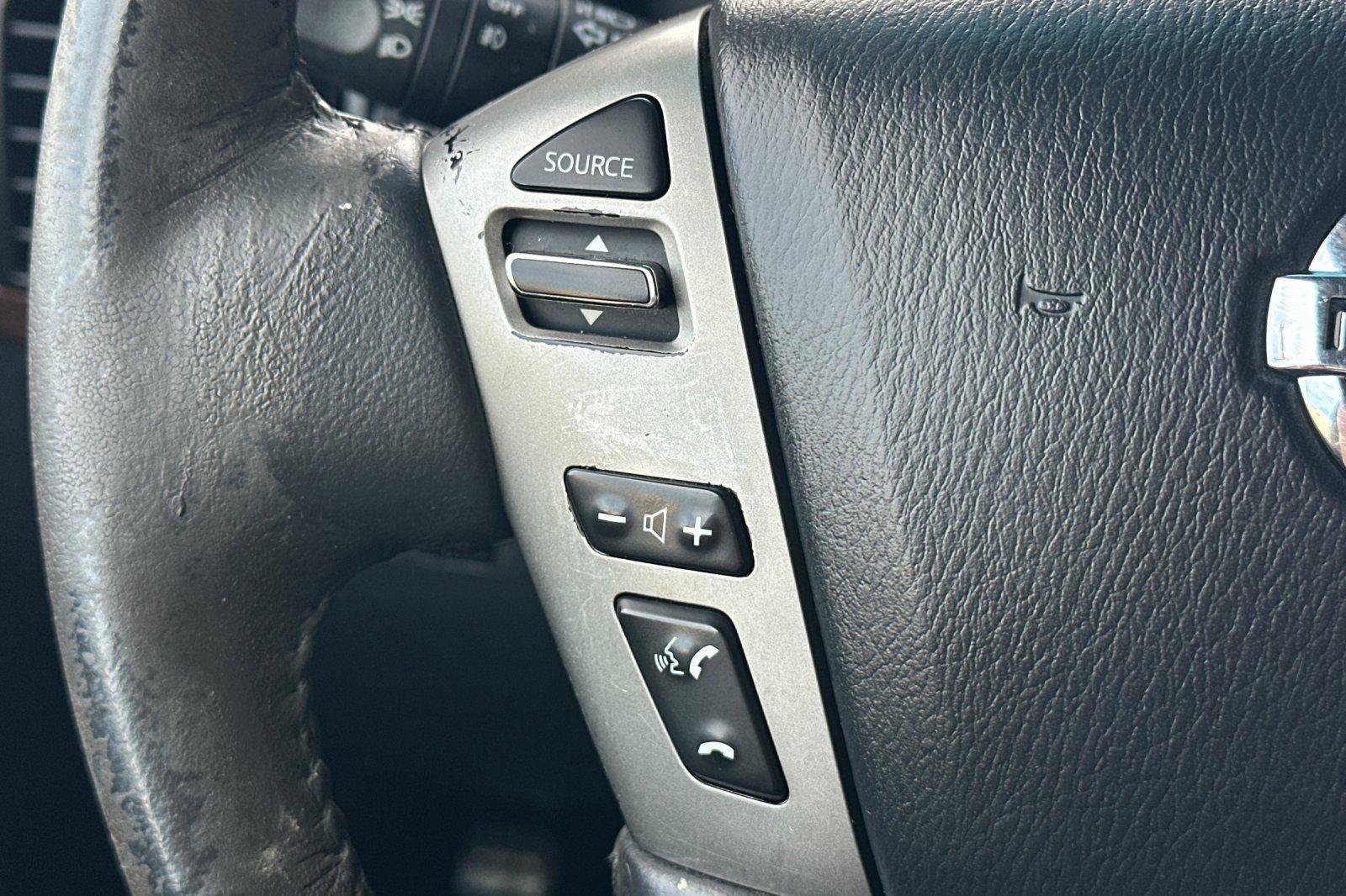 Used 2014 Nissan Armada SL image 27