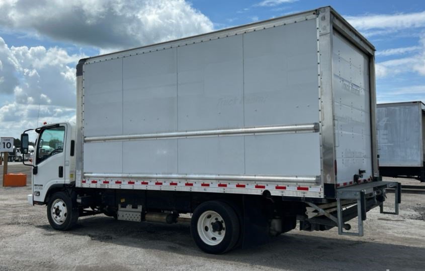 Used 2021 Isuzu NPR RWD image 9