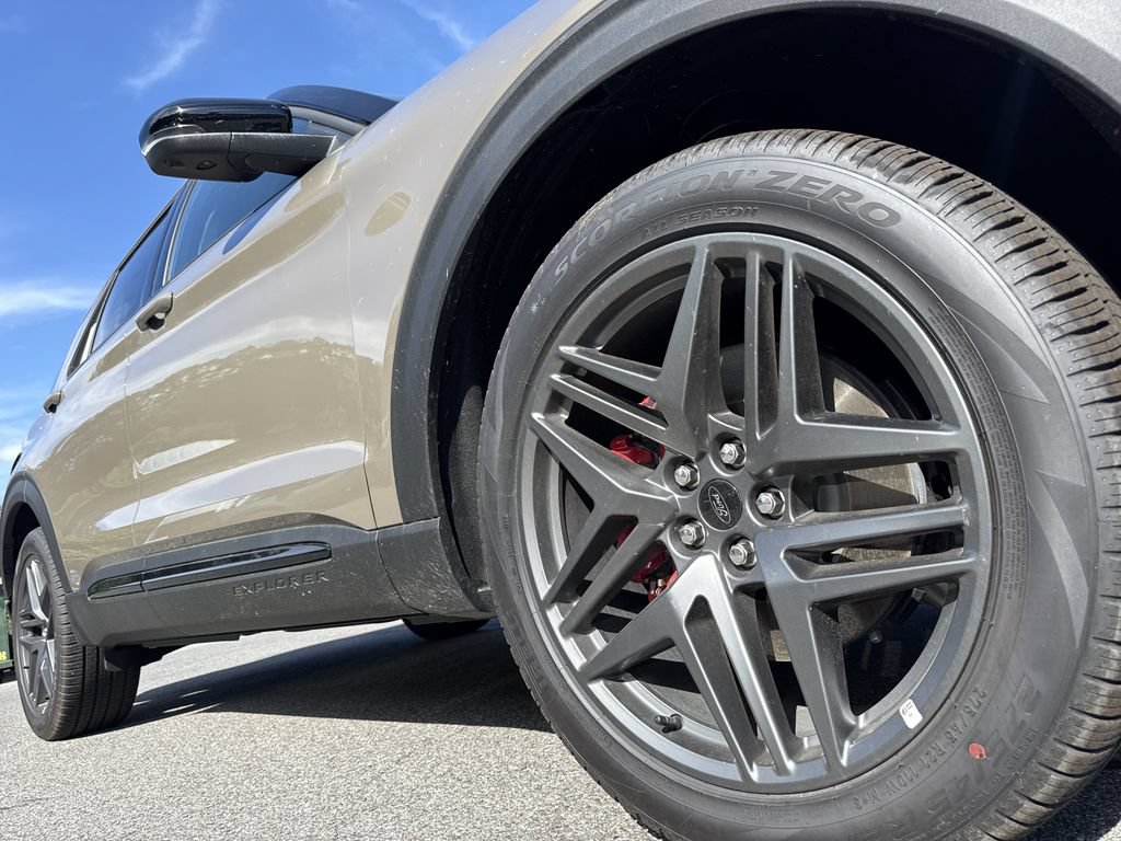 New 2026 Ford Explorer ST AWD/4WD image 9