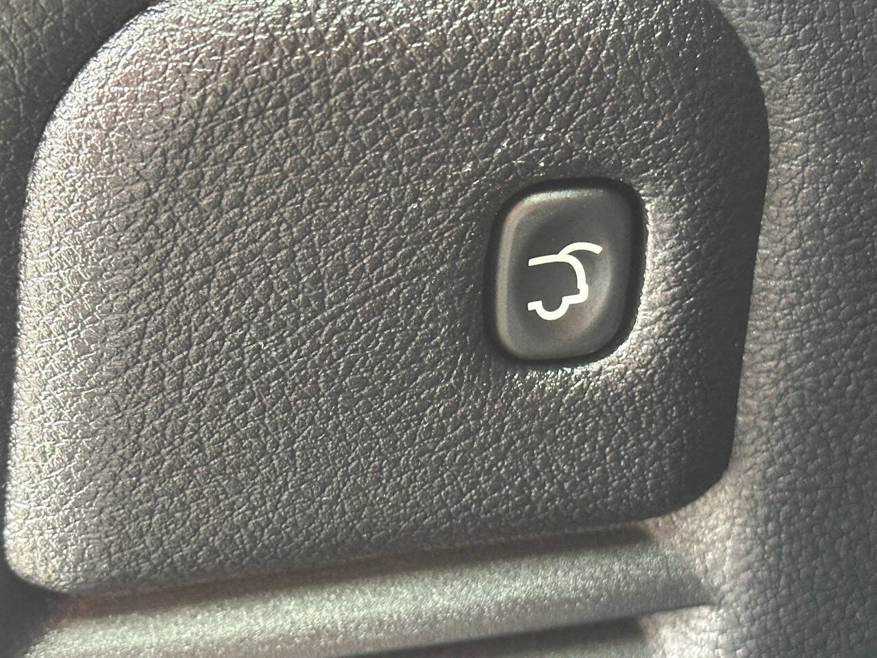 Used 2016 Dodge Durango Limited w/ Nav & Power Liftgate Group image 11