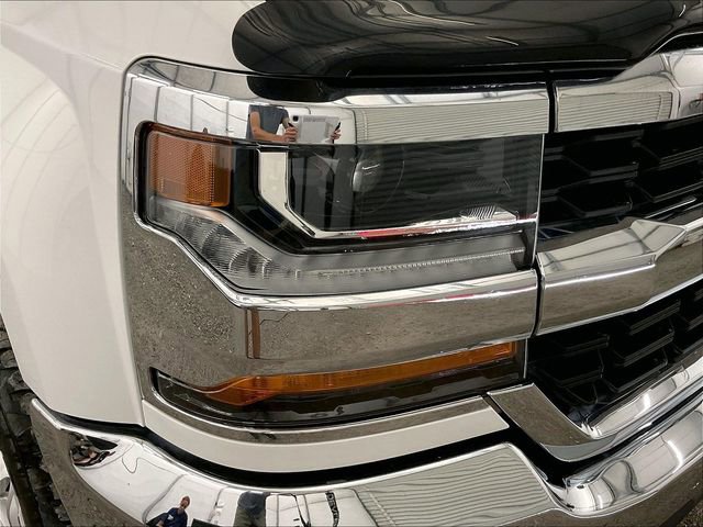 Used 2017 Chevrolet Silverado 1500 LT w/ All Star Edition AWD/4WD image 27