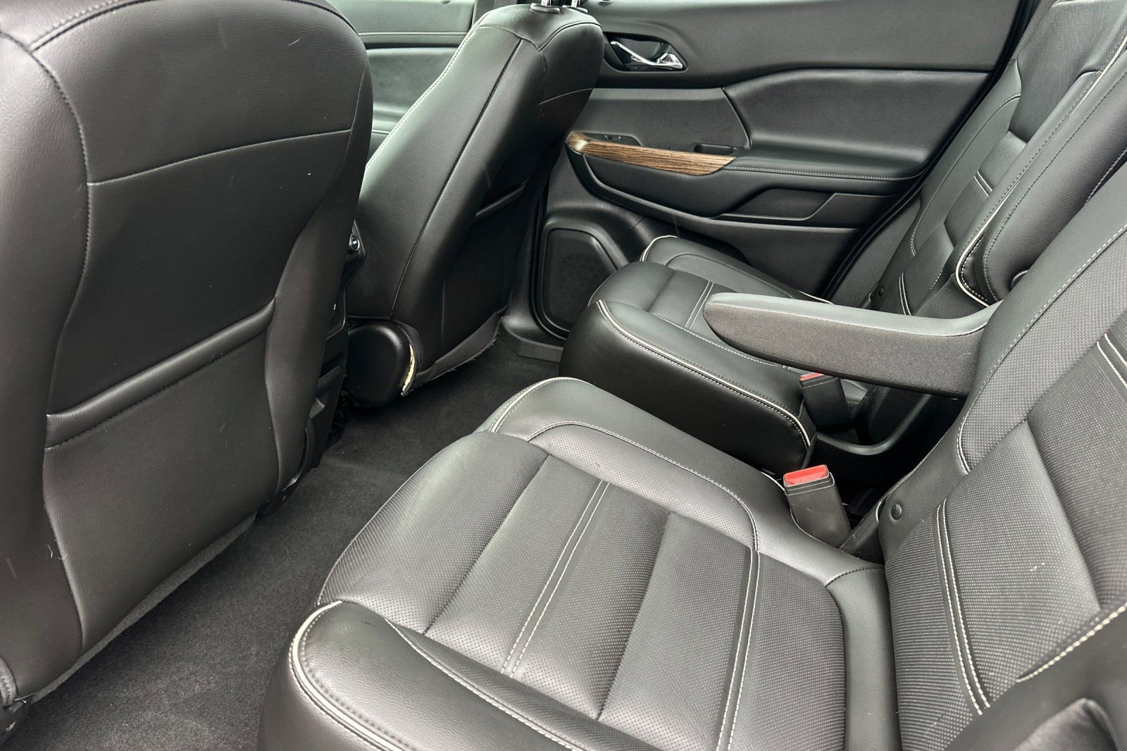 Used 2019 GMC Acadia Denali w/ Technology Package AWD/4WD image 12