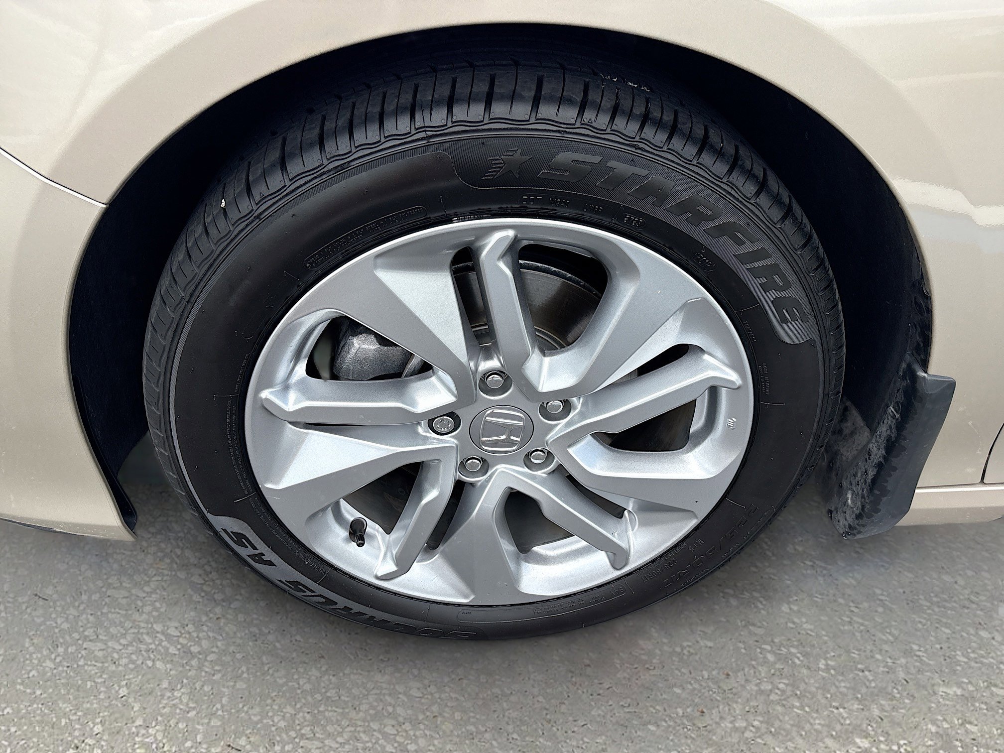 Used 2019 Honda Accord LX image 22