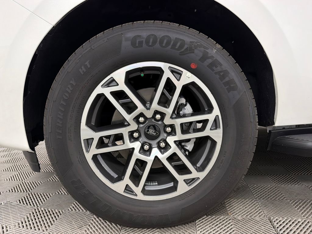 New 2026 Ford Expedition Active image 13