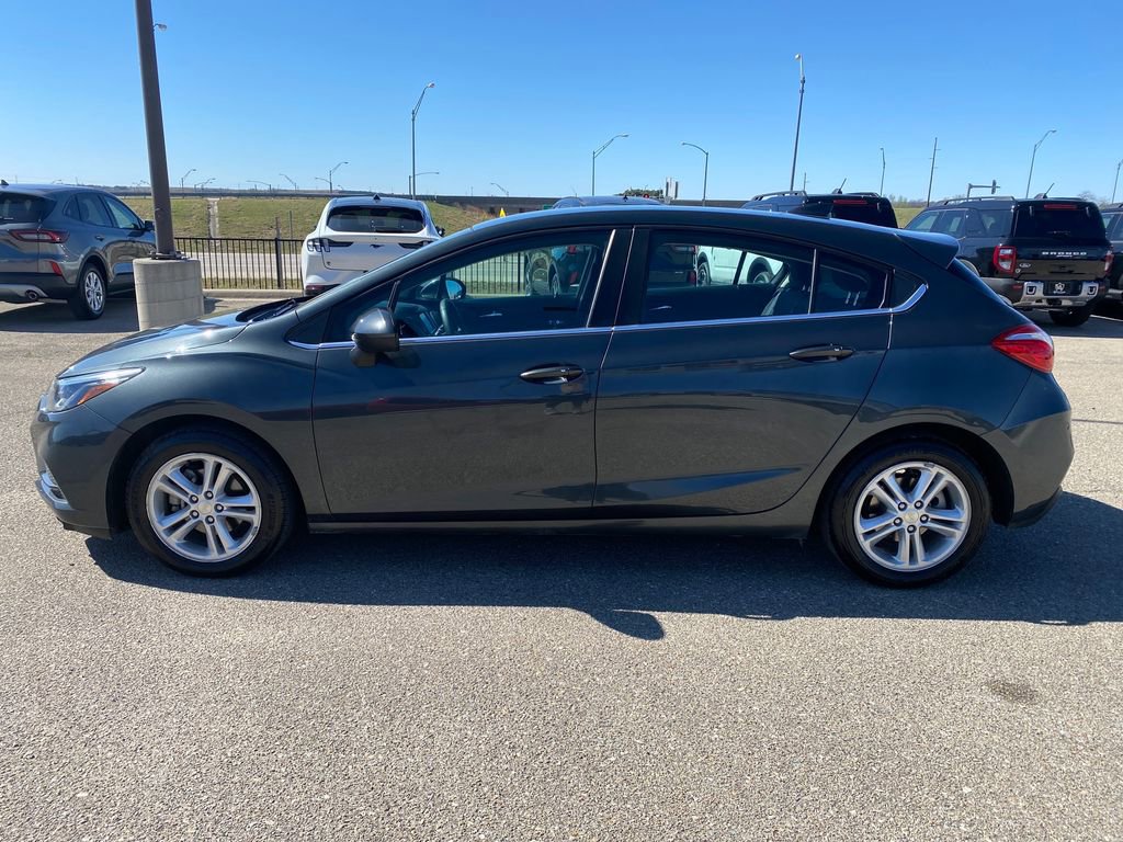 Used 2017 Chevrolet Cruze LT w/ Convenience Package image 5