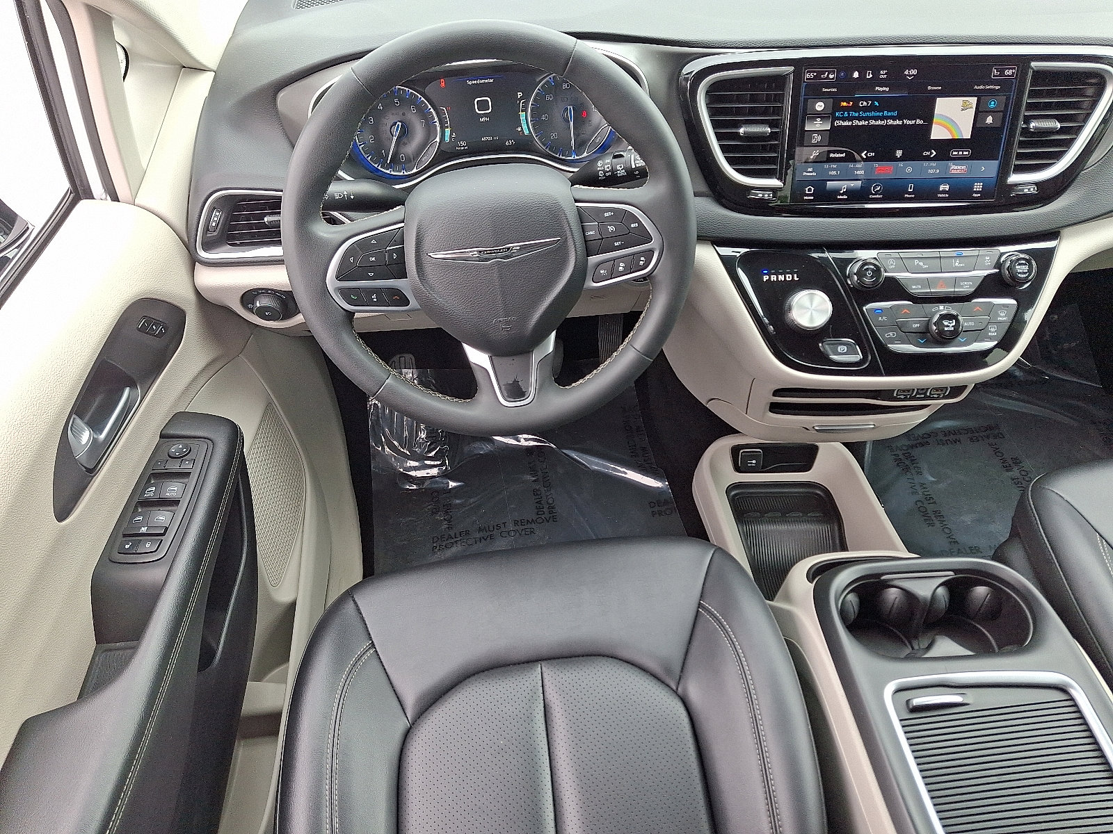 Used 2024 Chrysler Pacifica Touring-L image 13