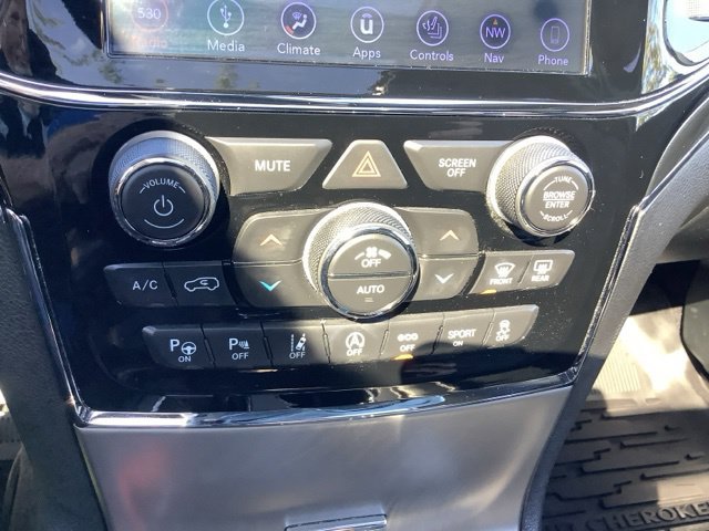 Used 2019 Jeep Grand Cherokee Trailhawk w/ Trailhawk Luxury Group AWD/4WD image 30
