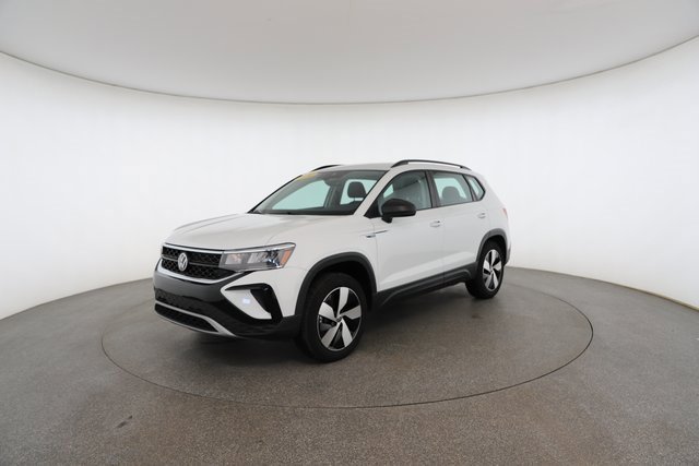 Used 2024 Volkswagen Taos S image 2