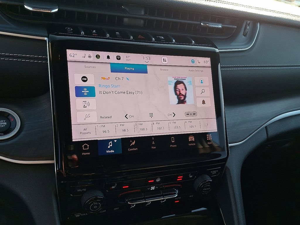 Used 2023 Jeep Grand Cherokee L Limited w/ Trailer Tow Group (B) image 3