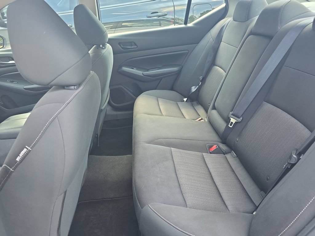 Used 2024 Nissan Altima 2.5 SV FWD image 13