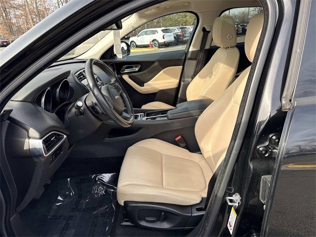 Used 2018 Jaguar F-PACE Premium image 14