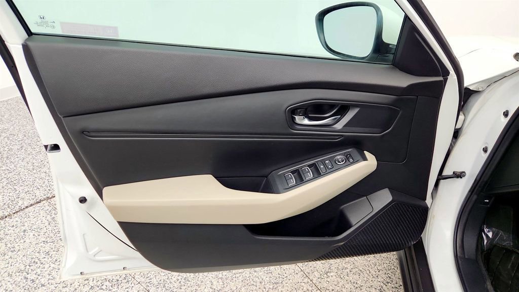 Used 2023 Honda Accord EX image 11