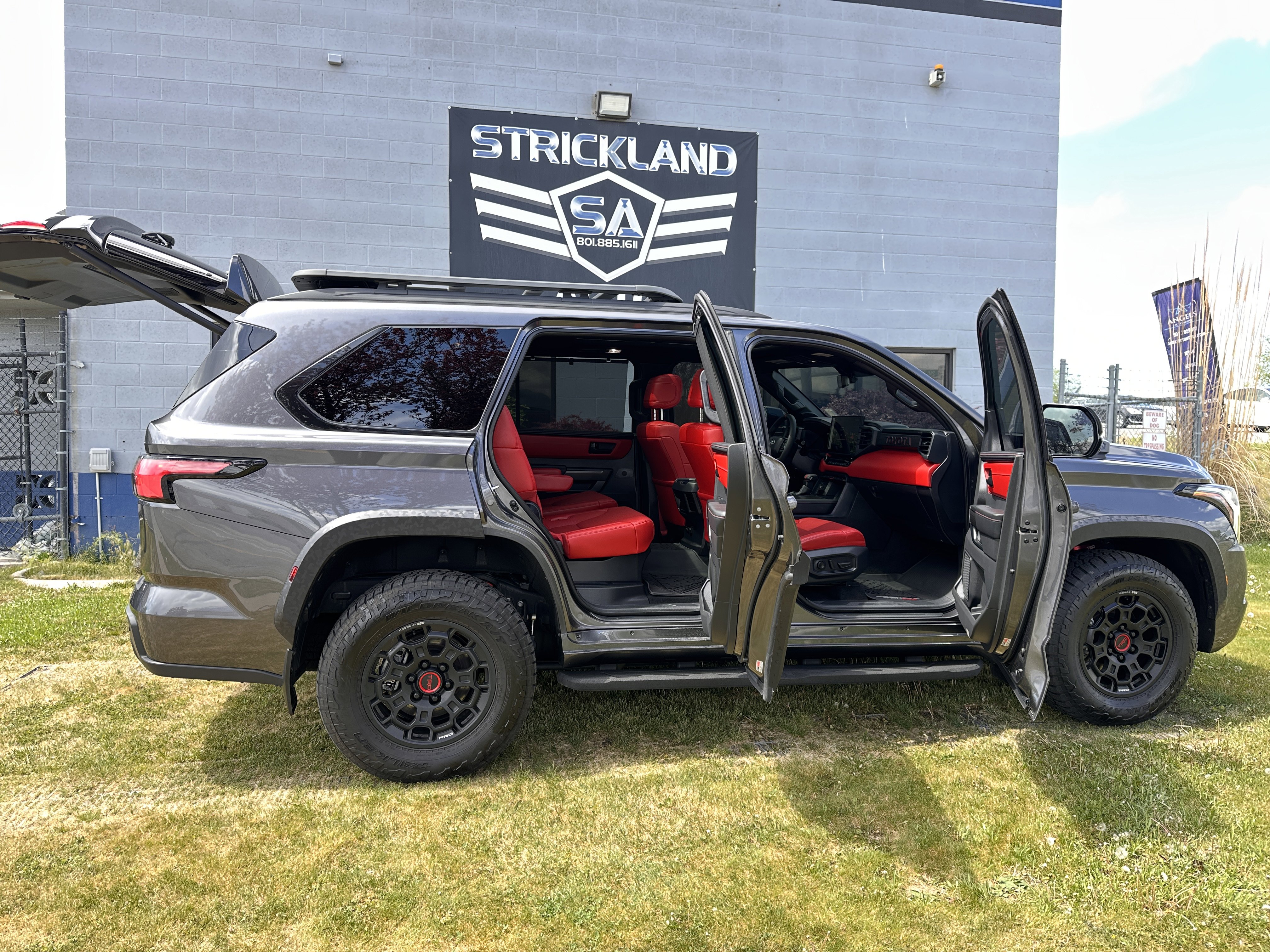 Used 2025 Toyota Sequoia TRD Pro w/ TRD Performance Package (TMS) AWD/4WD image 31