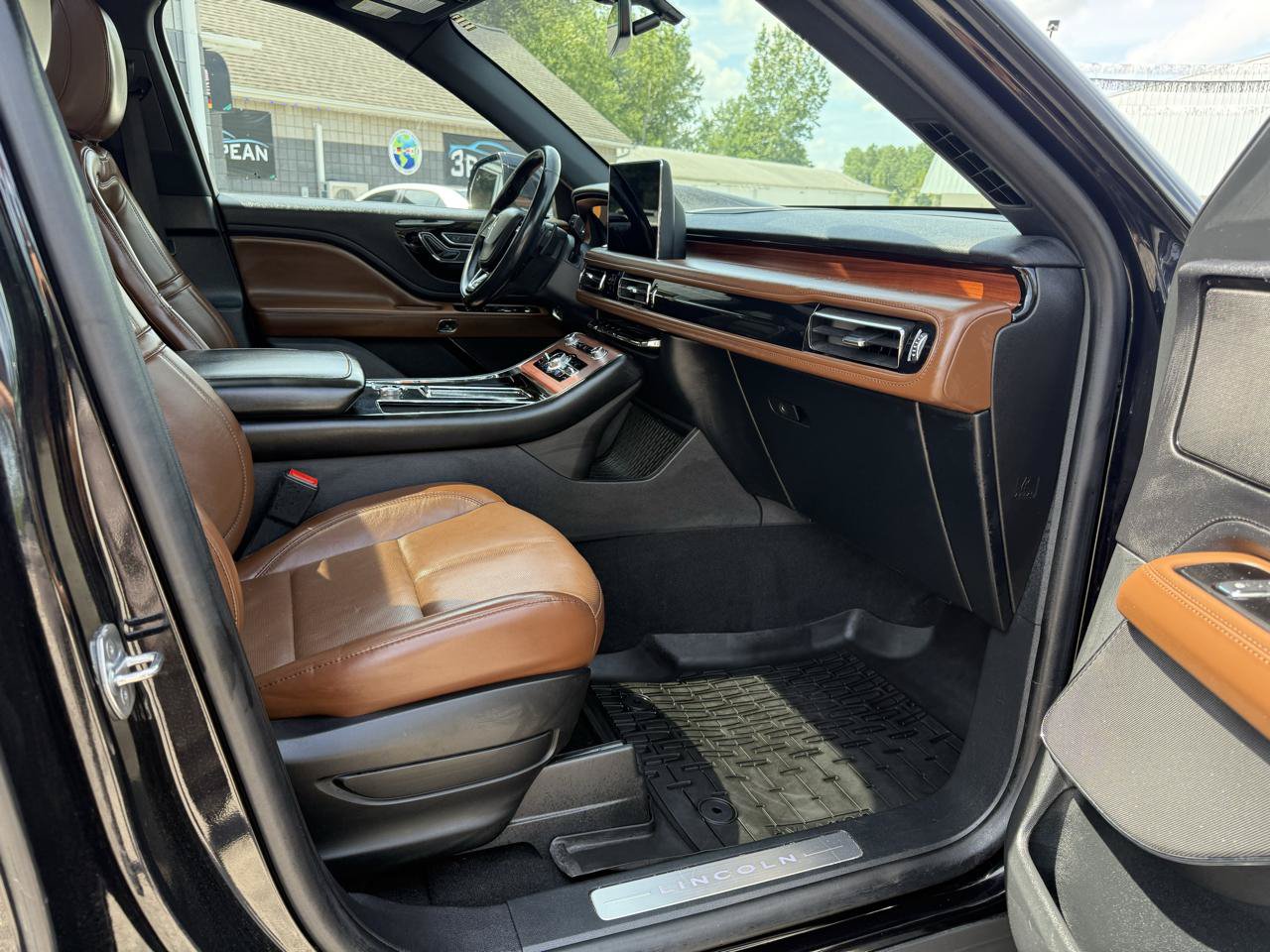 Used 2021 Lincoln Aviator Reserve w/ Equipment Group 201A AWD/4WD image 10