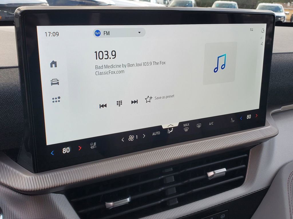 New 2026 Ford Explorer Active w/ Active Comfort Package image 18