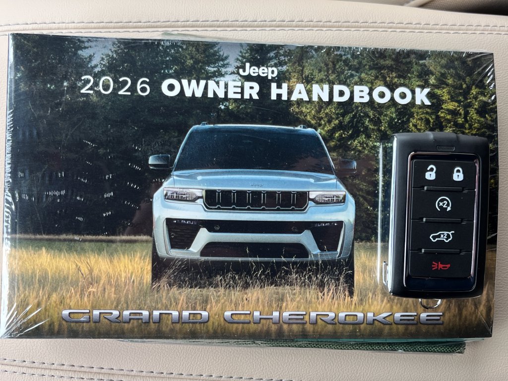 New 2026 Jeep Grand Cherokee Limited w/ Luxury Tech Group II AWD/4WD image 25