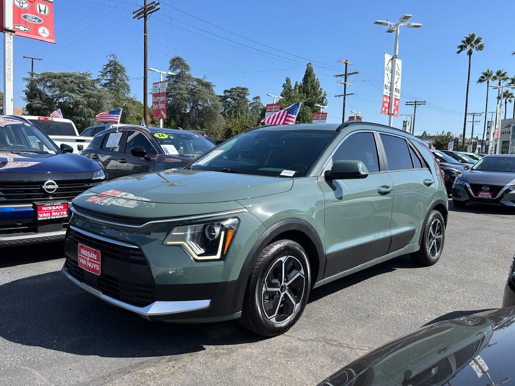 Used 2024 Kia Niro EX FWD image 2