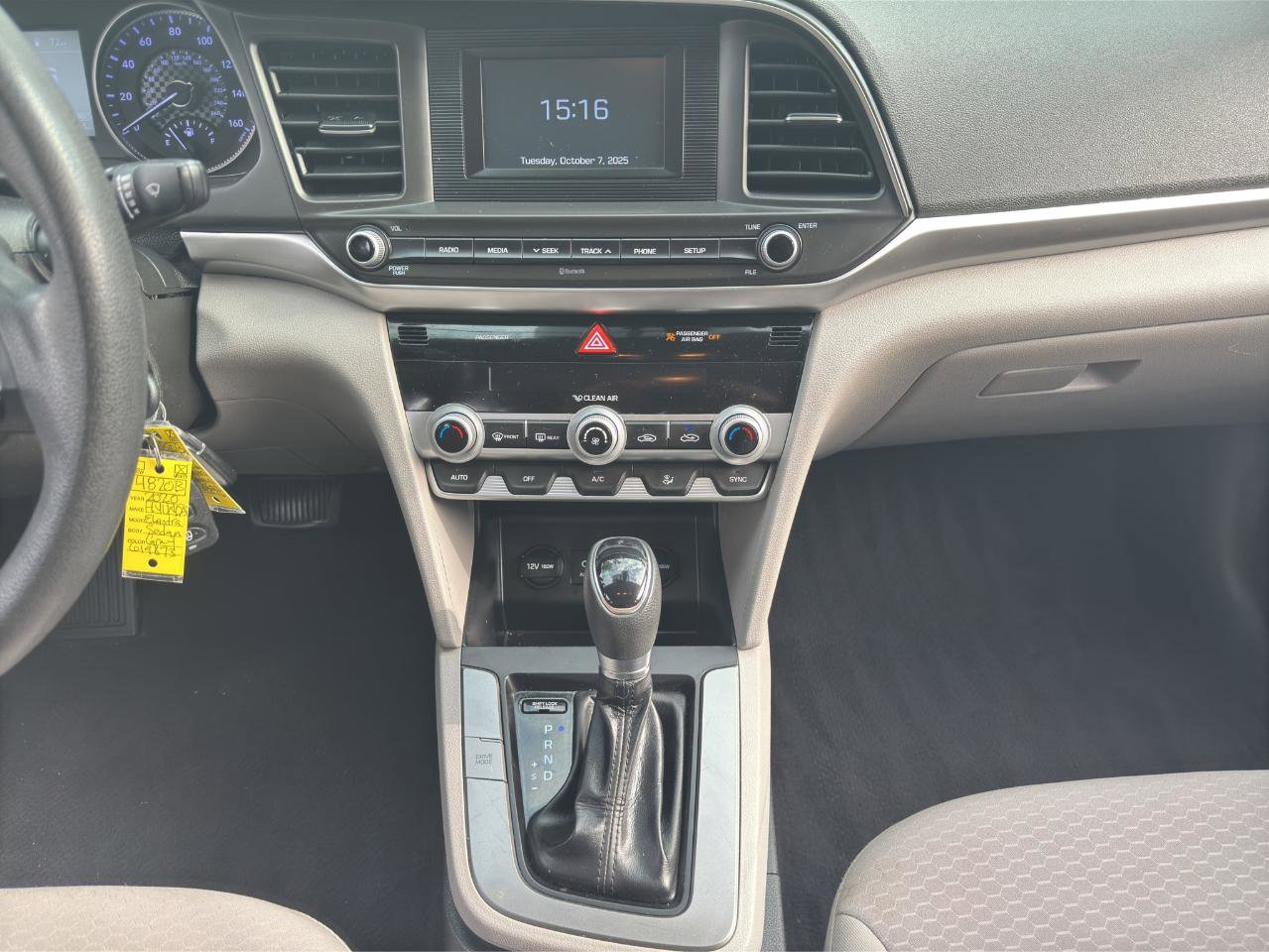 Used 2020 Hyundai Elantra SE FWD image 15