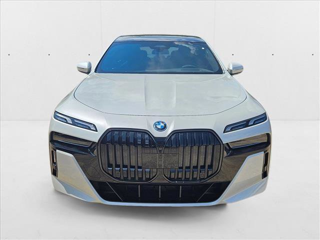 New 2026 BMW i7 M70 RWD image 2