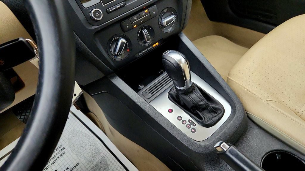 Used 2014 Volkswagen Jetta TDI FWD image 15