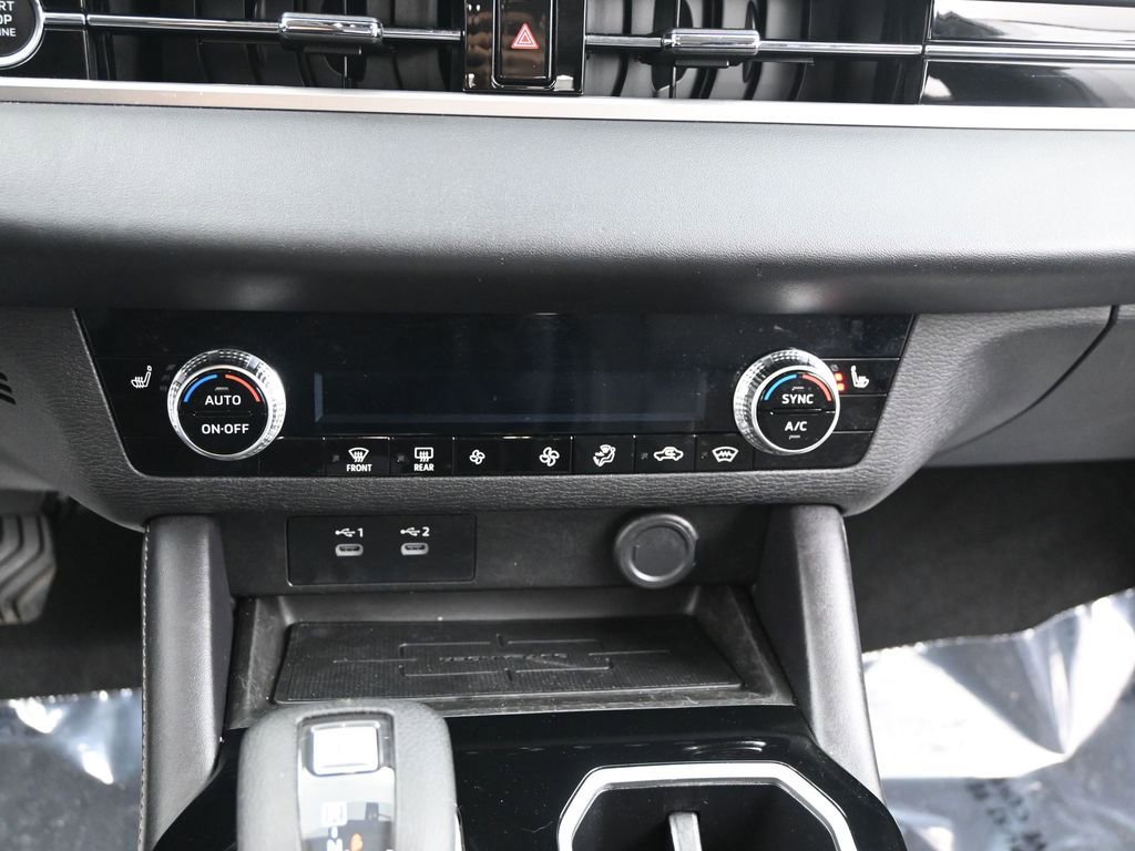 Used 2025 Mitsubishi Outlander ES AWD/4WD image 16