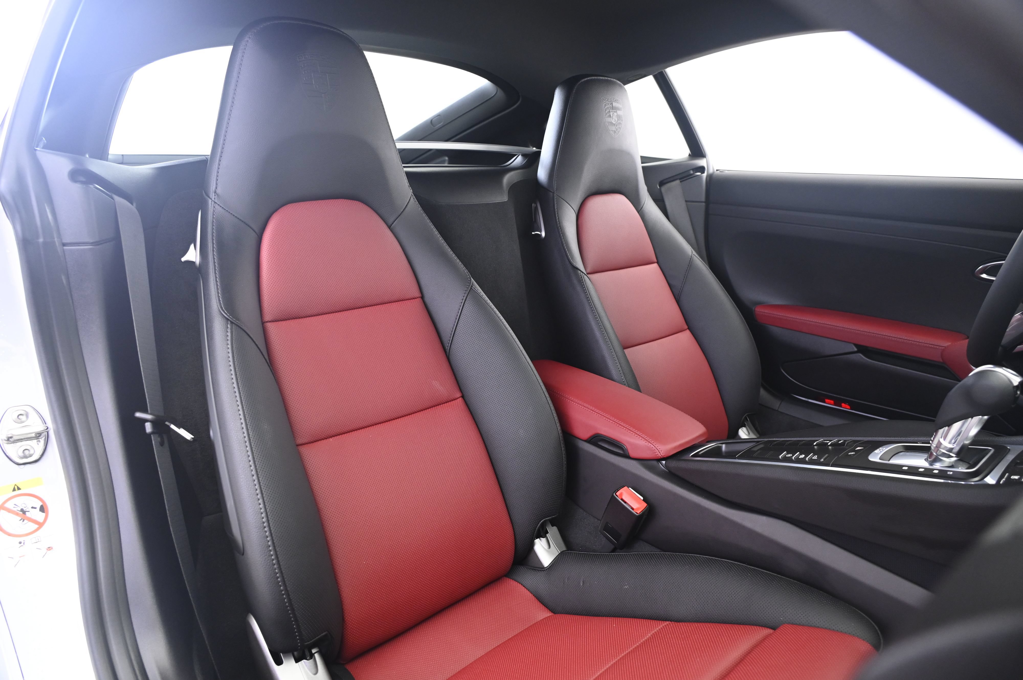 Certified 2024 Porsche 718 Cayman S RWD image 21