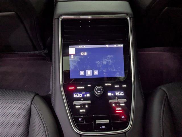Used 2022 Porsche Panamera image 17